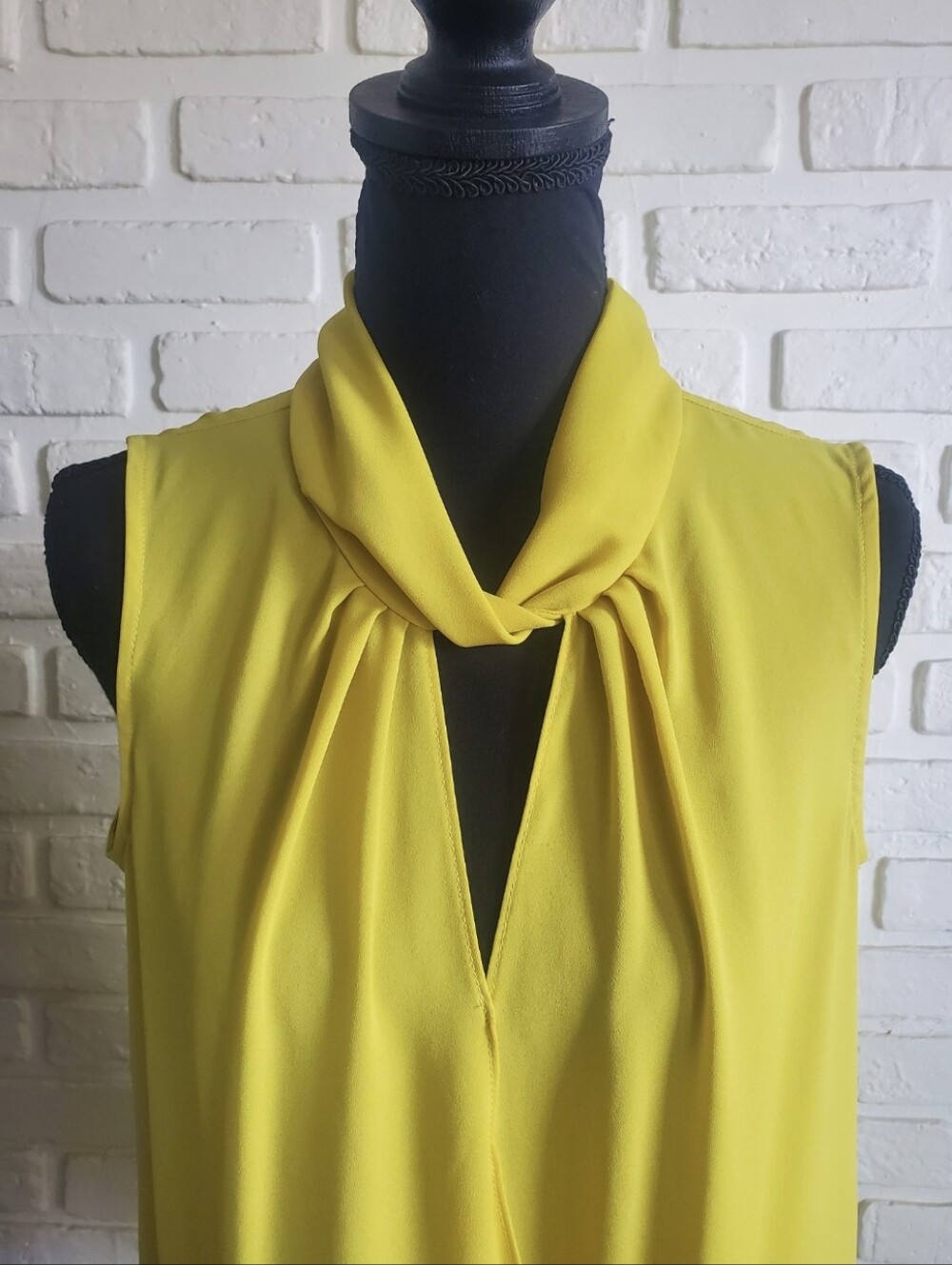 Joseph Ribkoff Yellow Cowl Neck Cutout Faux Wrap Draped Sleeveless Blouse Top 10 - Picture 3 of 11
